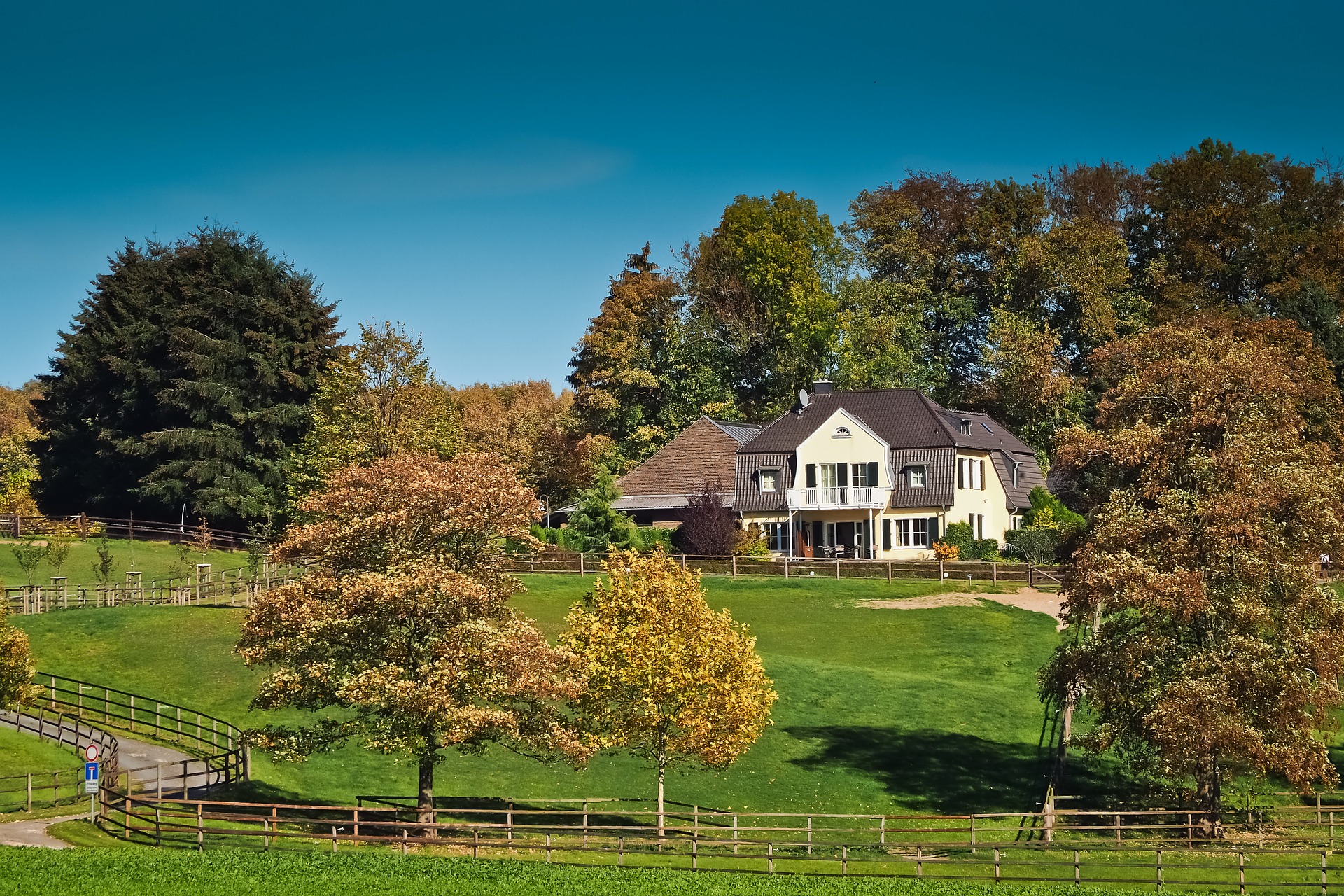 Halton Hills Country Home